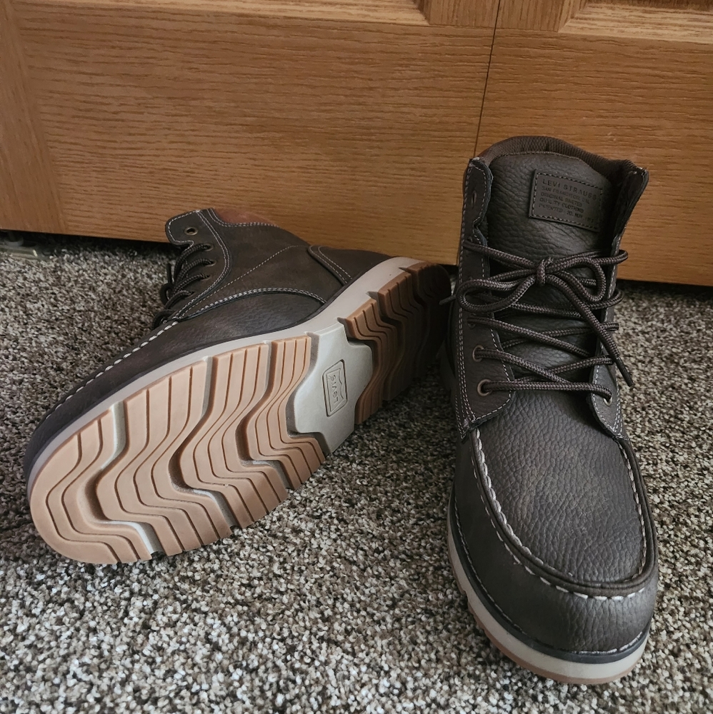Levi's Boots - Picture 2 of 3